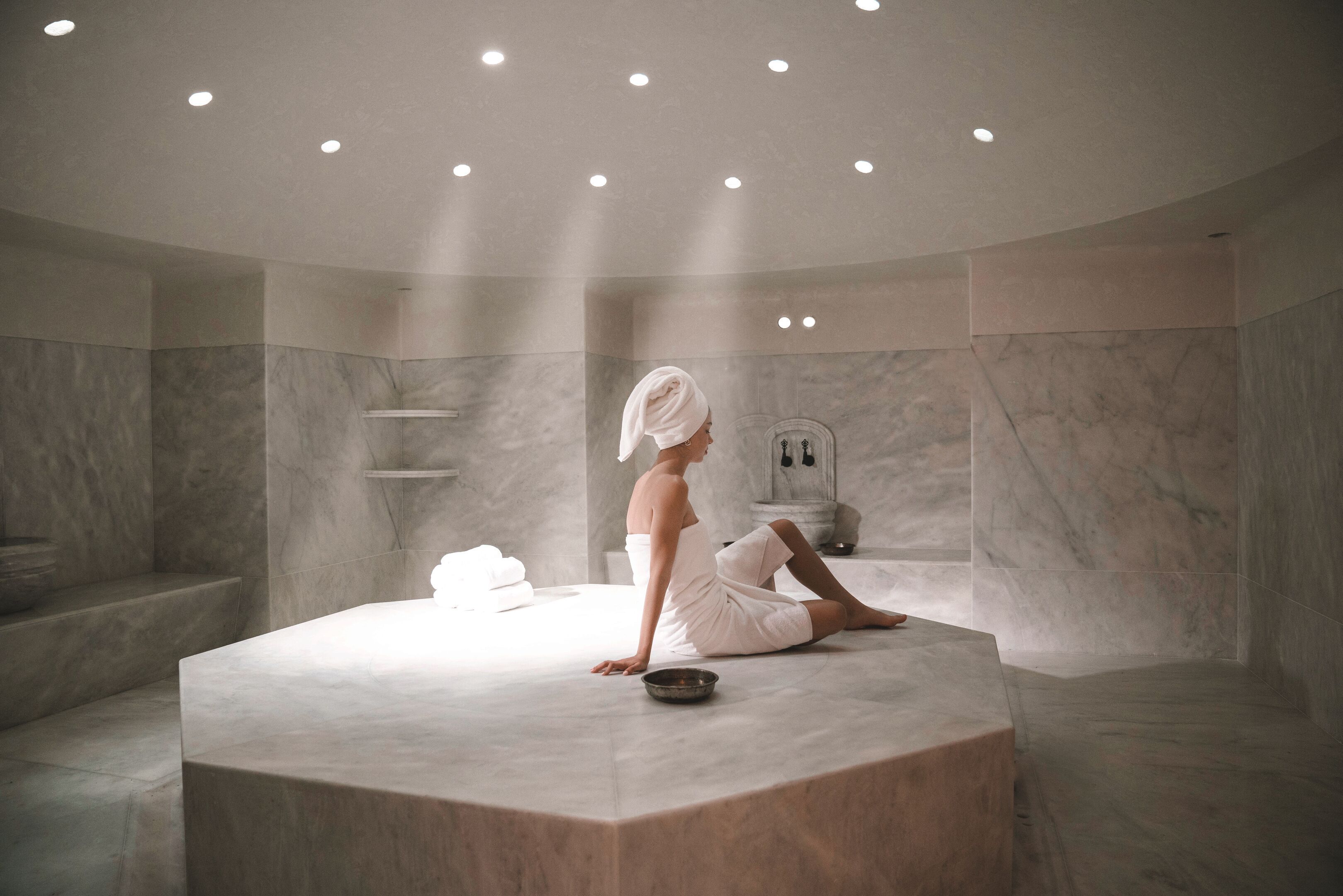 Espace de soins pour les couples, sauna, bain à remous, hammam, hammam