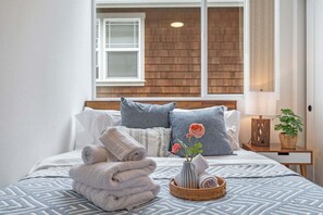3 habitaciones, escritorio, tabla de planchar con plancha y wifi gratis 