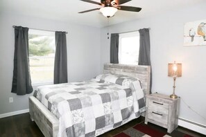 2 bedrooms, desk, iron/ironing board, free WiFi