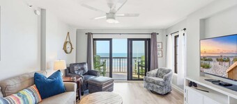 Sandy Bits Oceanfront Premium Condo with Pool