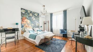 Superior Double Room, Ensuite, Park View (ÉLÉGANTE)