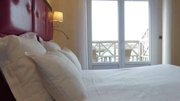 Superior Room | In-room safe, blackout curtains, soundproofing, travel cot