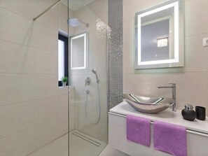 Villa (Deluxe four bedroom Villa with Swimmi) | Bathroom - Villa Twins (Crikvenica)