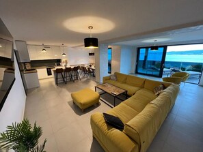 TV - Villa Twins (Crikvenica)