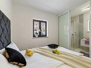 Villa (Superior Four bedroom Villa with swim) | 11 bedrooms, free cribs/infant beds - Villa Twins (Crikvenica)