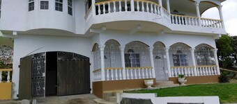 Remarkable 2-bed Villa in Fair Prospect Sea View