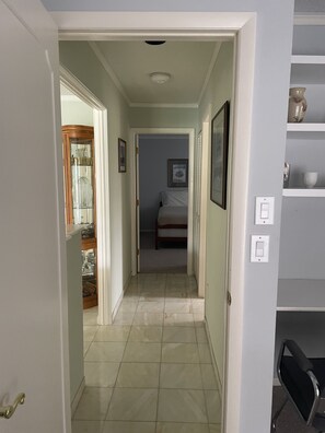 3 makuuhuonetta, työpöytä, silitysrauta/-lauta, ilmainen Wi-Fi