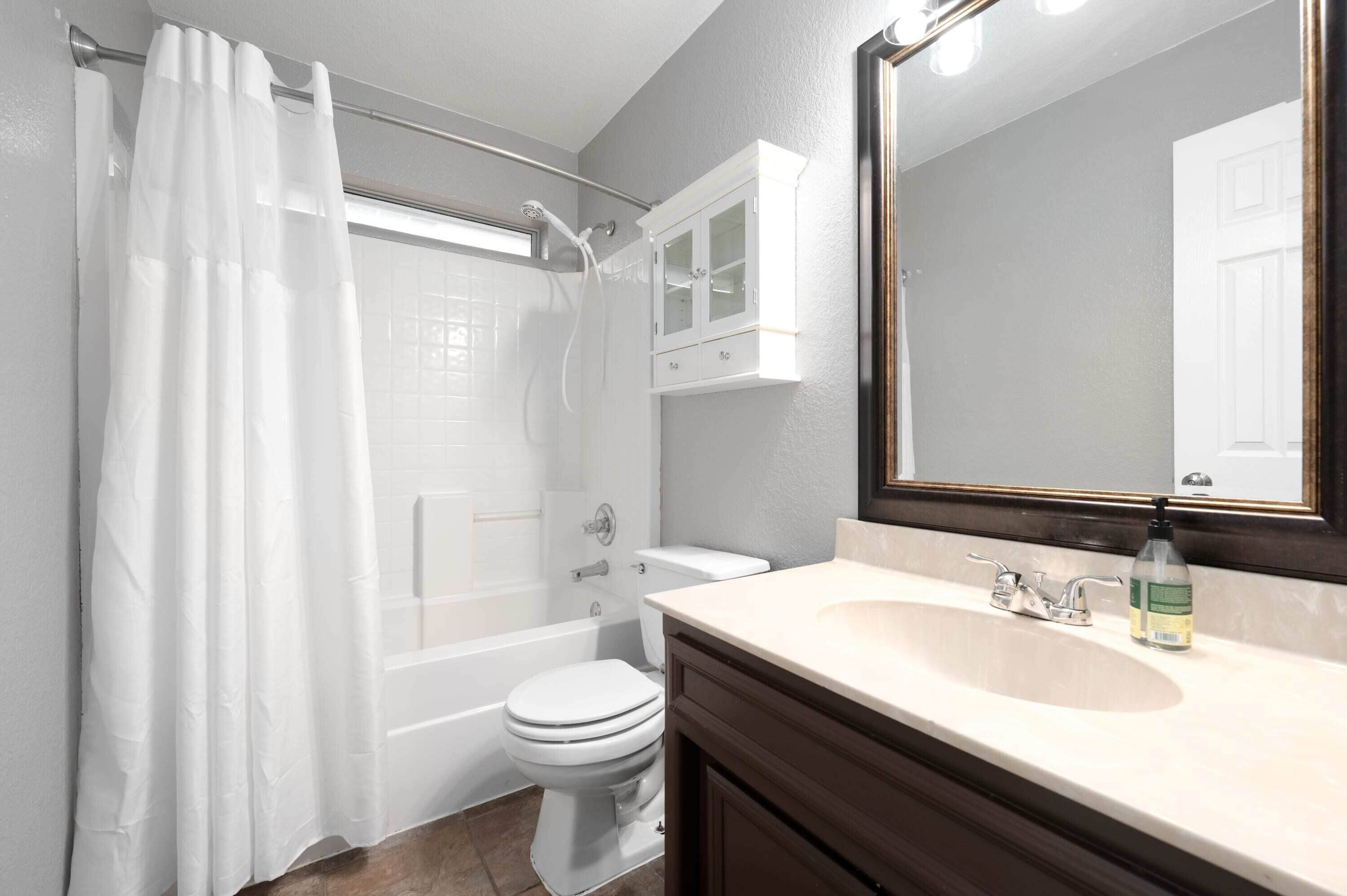 Jim Ave Inn Summary: