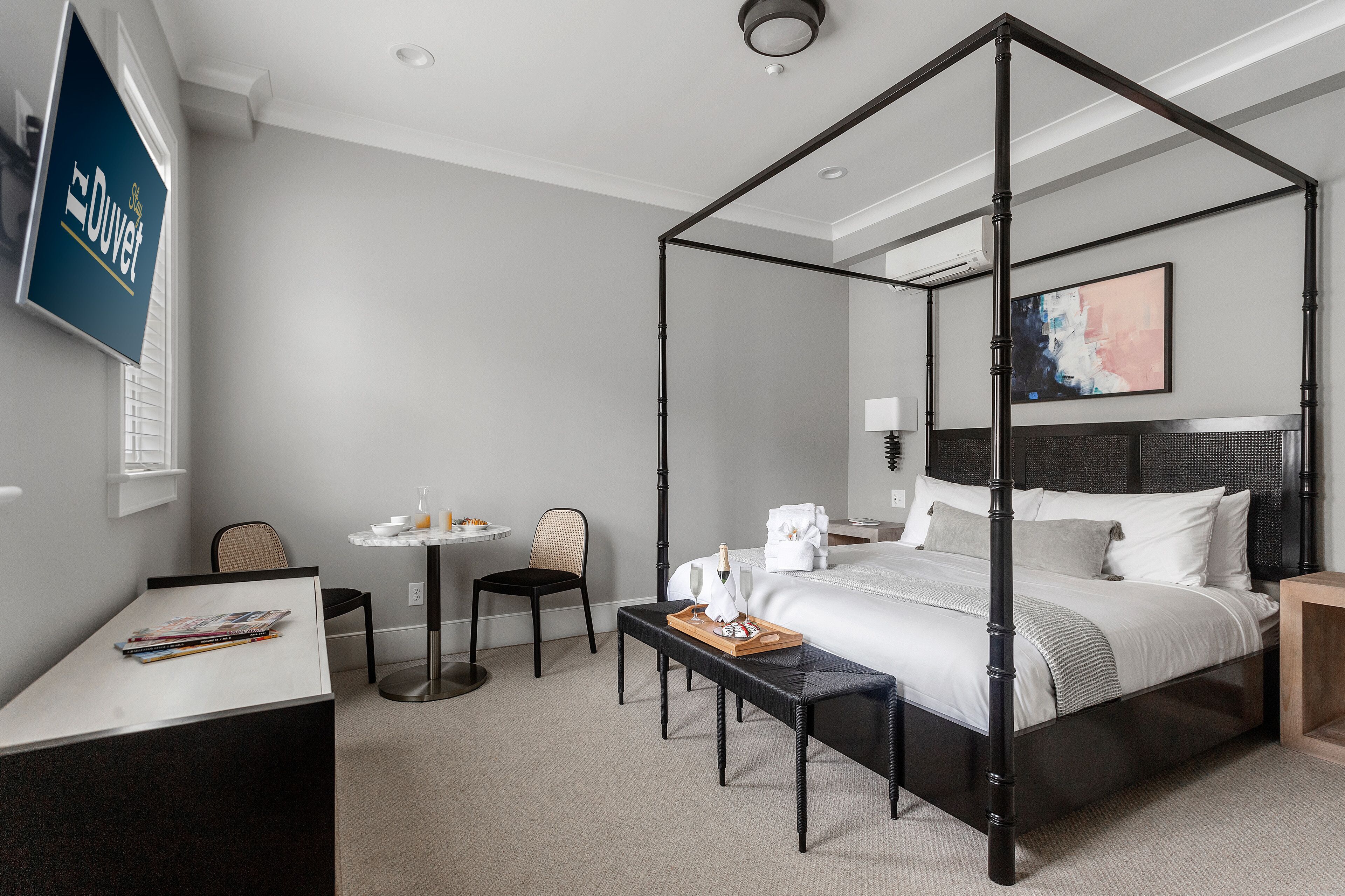 Thomas Waring House (Suite C) by StayDuvet!