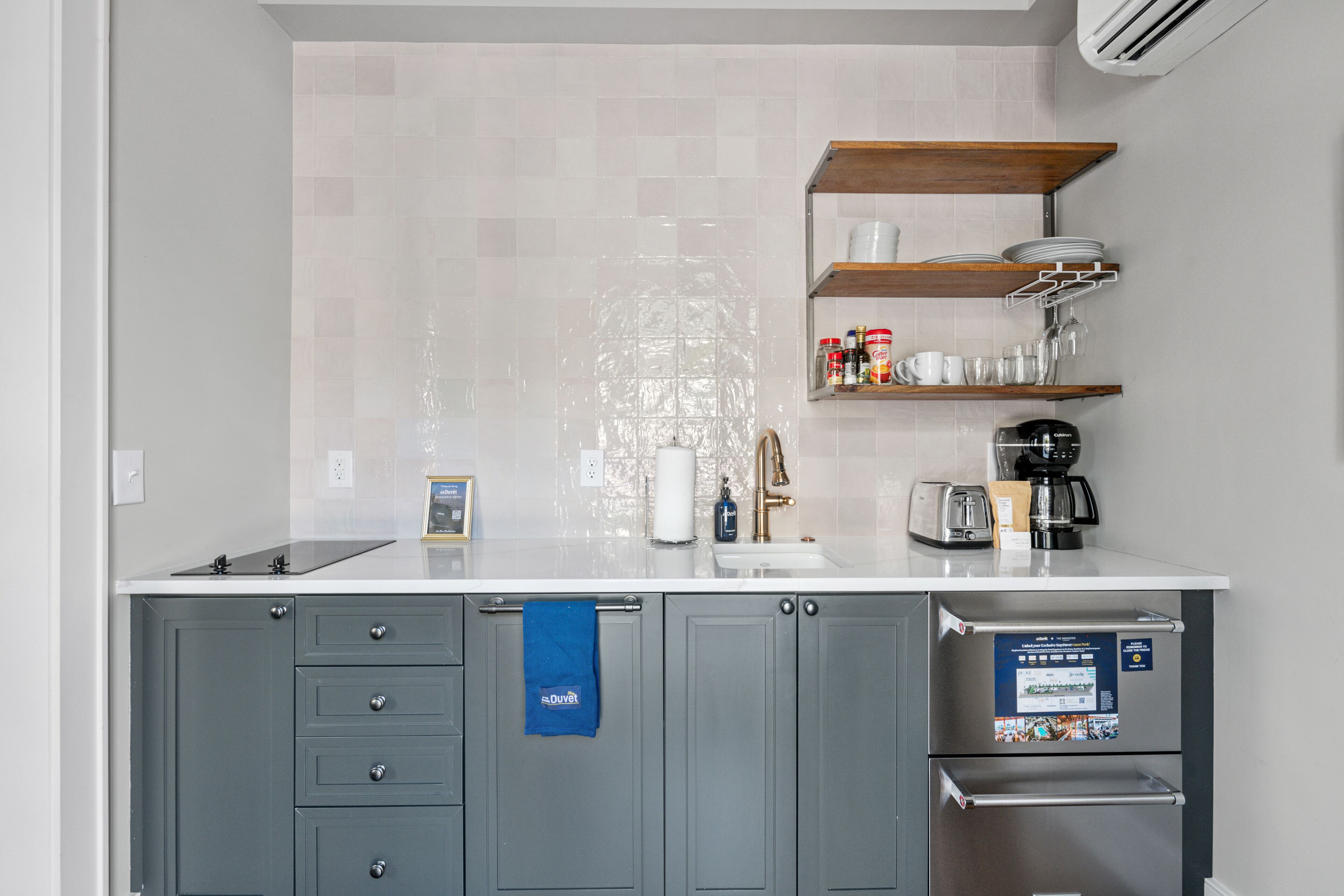 Thomas Waring House (Suite C) by StayDuvet!