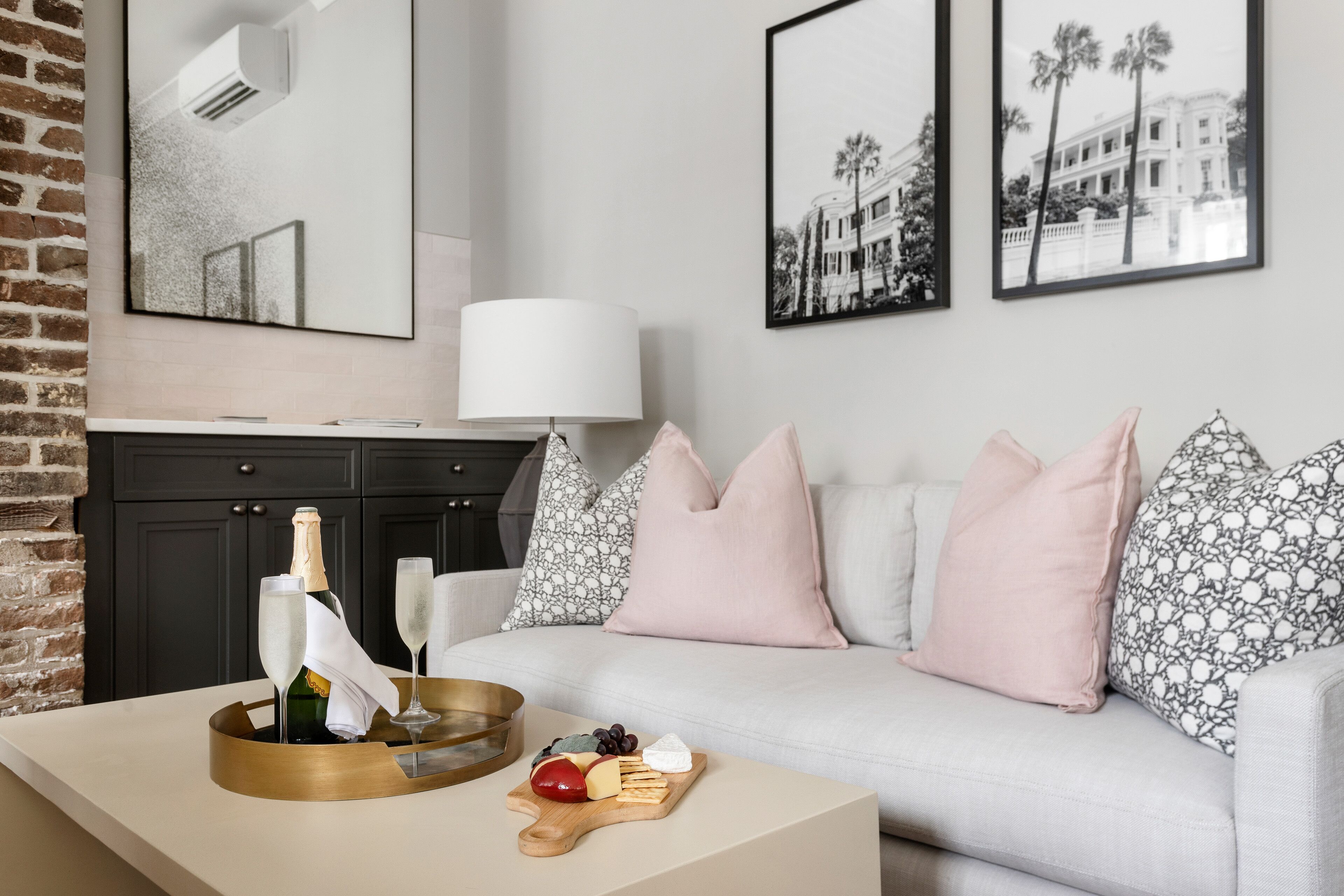 Thomas Waring House (Suite B) by Stay Duvet!