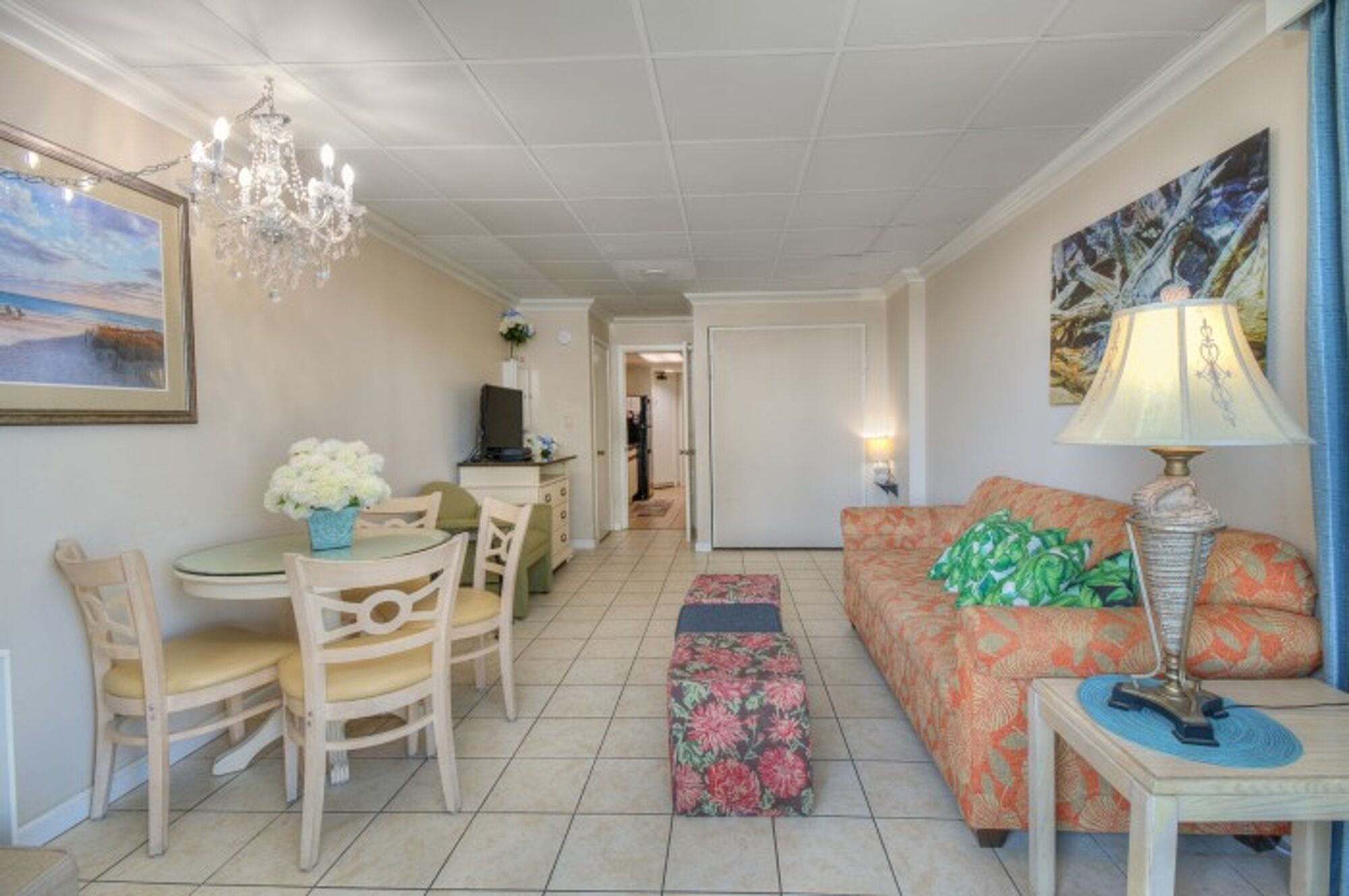 Coral Beach Resort 102 - 1 Bed Ocean Front Condo - Accommodates 6