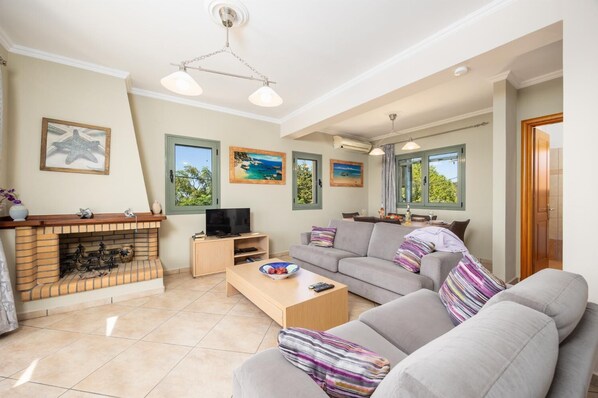 TV, fireplace, DVD player