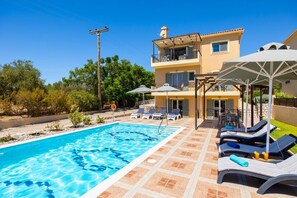Pool - Rose Villa - Four Bedroom Villa, Sleeps 8 (Svoronata)