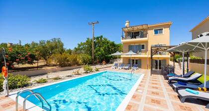 Rose Villa - Four Bedroom Villa, Sleeps 8