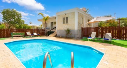 Yiangos House - Three Bedroom Villa, Sleeps 6