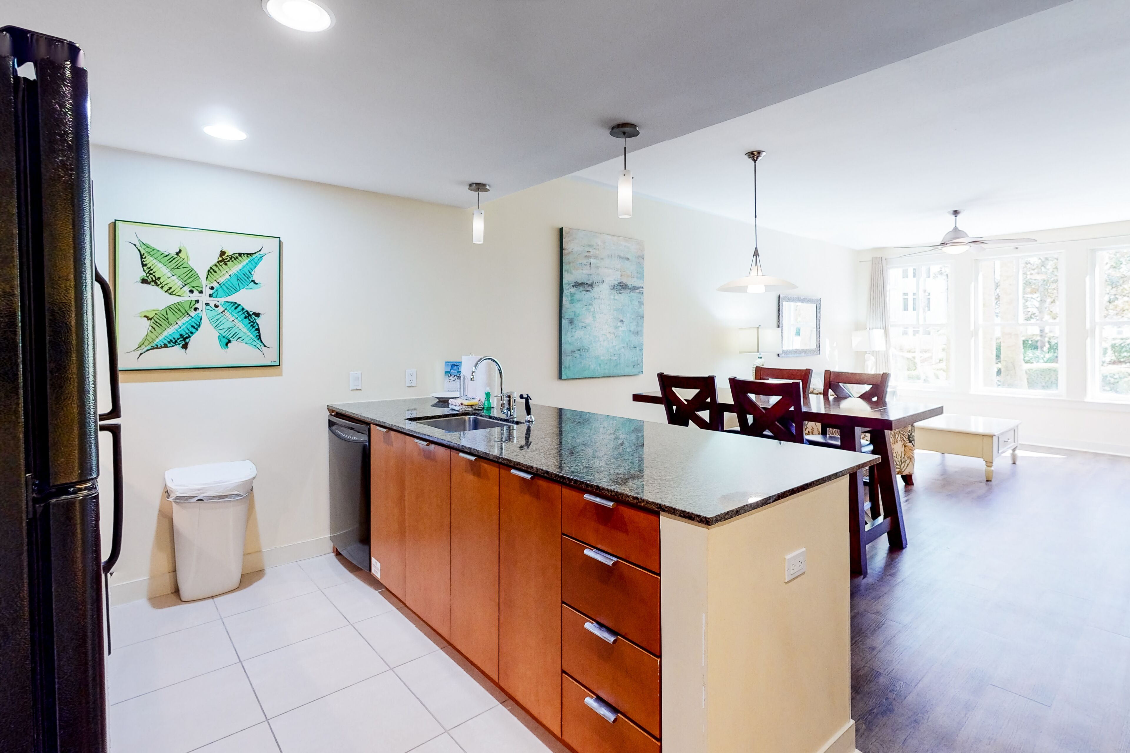 Resort condo with private patio, on-site golf & tennis, pools, hot tub & gym