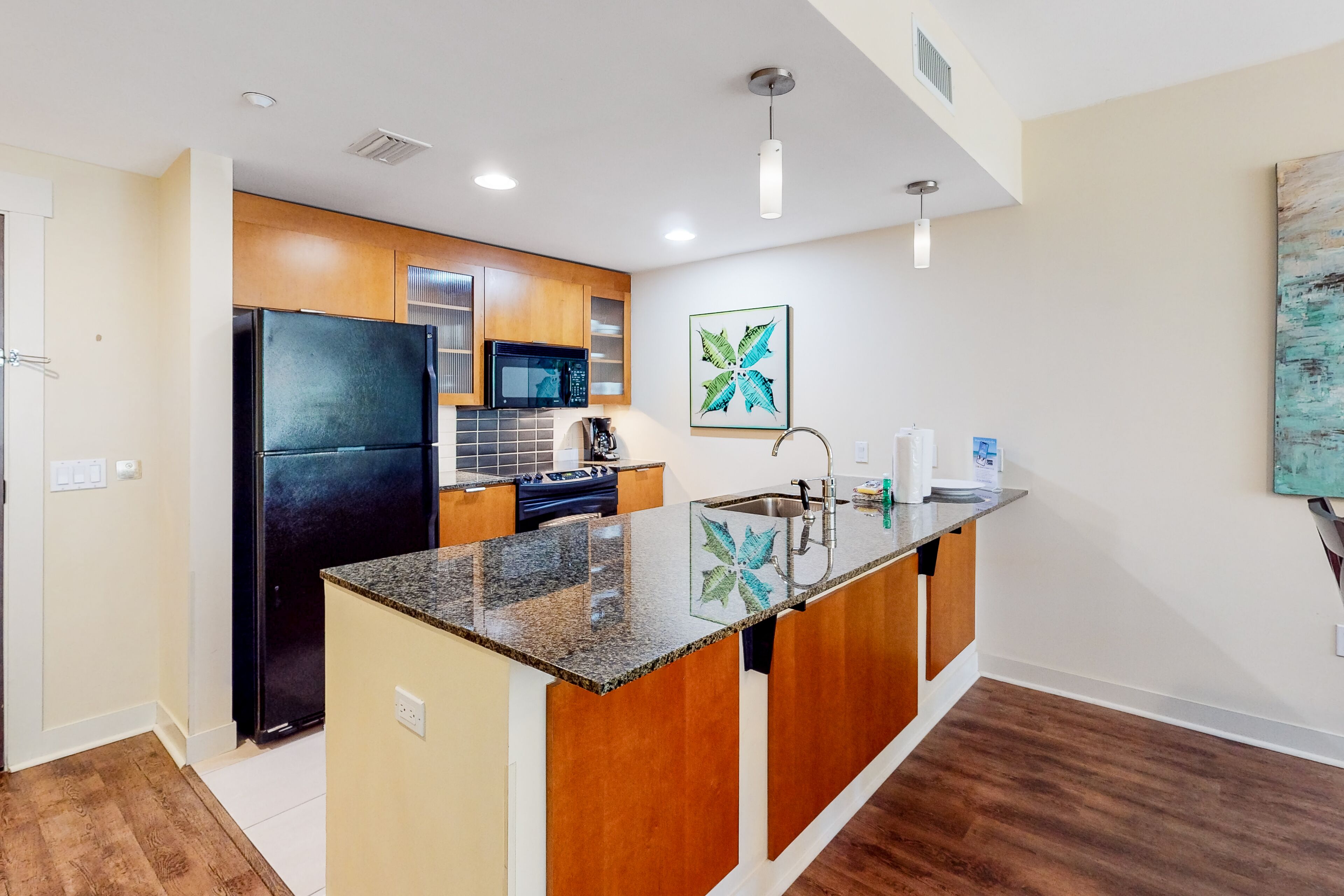 Resort condo with private patio, on-site golf & tennis, pools, hot tub & gym