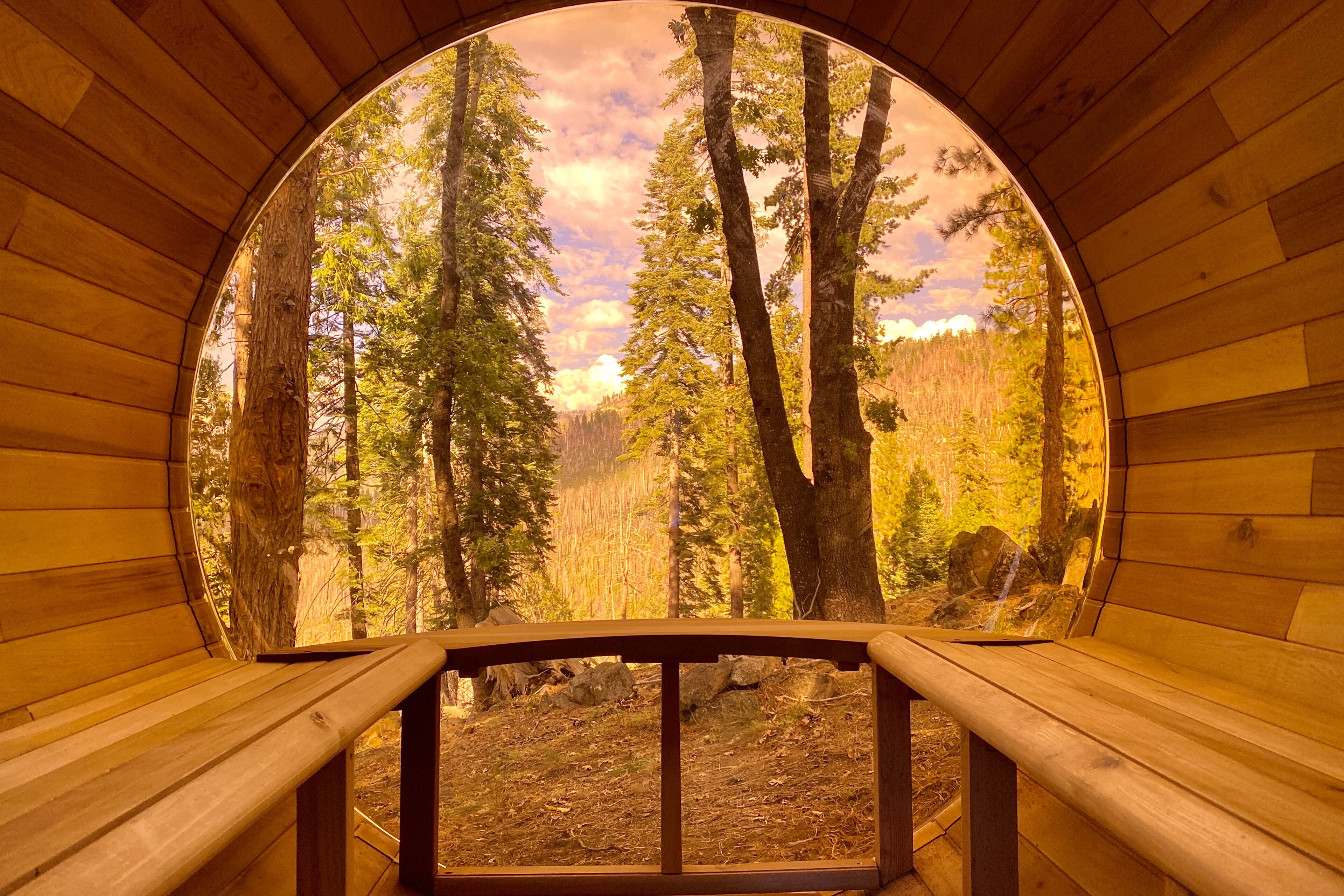 Retreat in Yosemite with panorama barrel sauna, fast WiFi, fireplace & EV plug