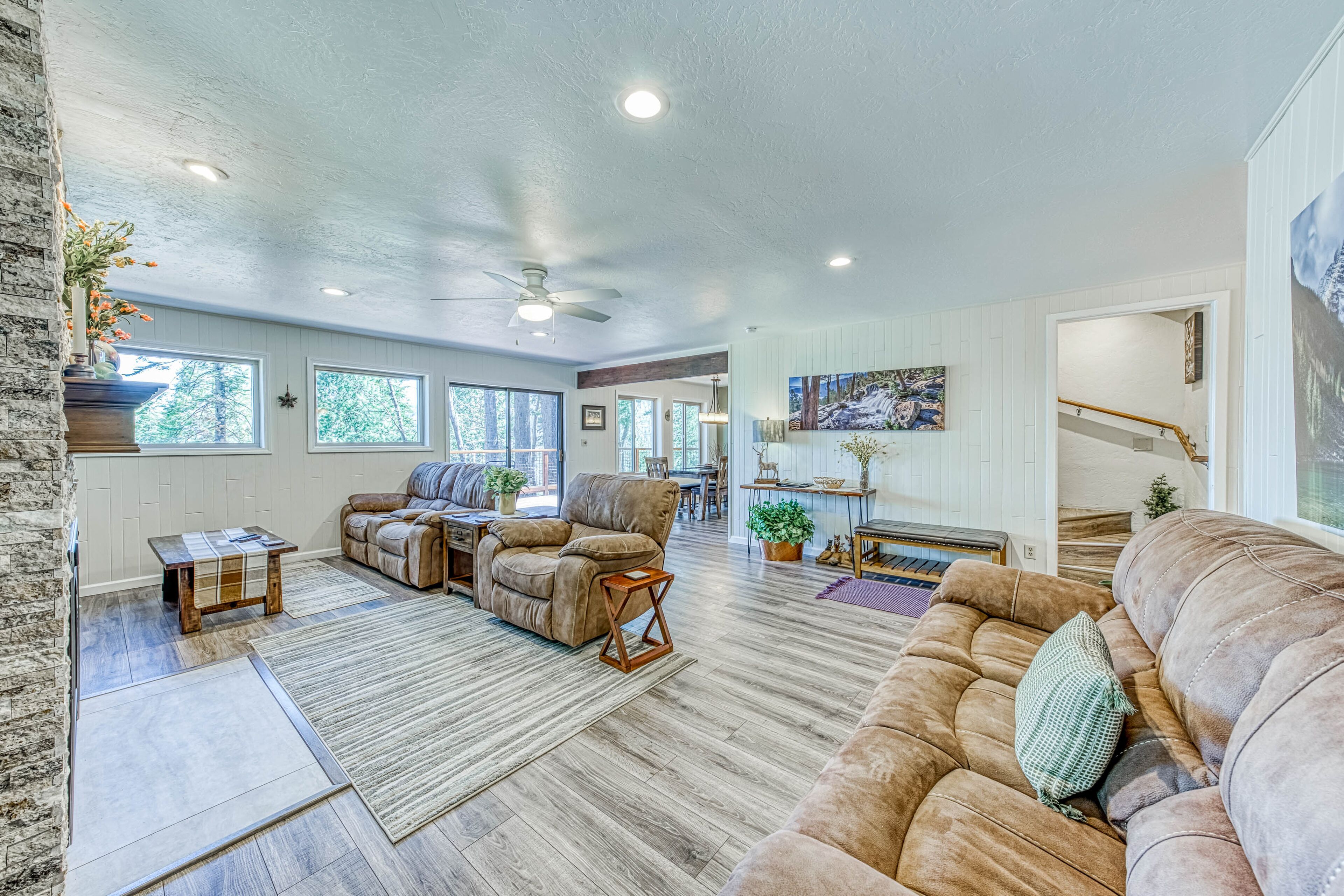 Retreat in Yosemite with panorama barrel sauna, fast WiFi, fireplace & EV plug