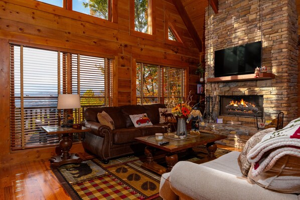 Smart TV, fireplace, DVD player, table tennis - Extraordinary Lodge with Breathtaking Mt. Views (Andrews)