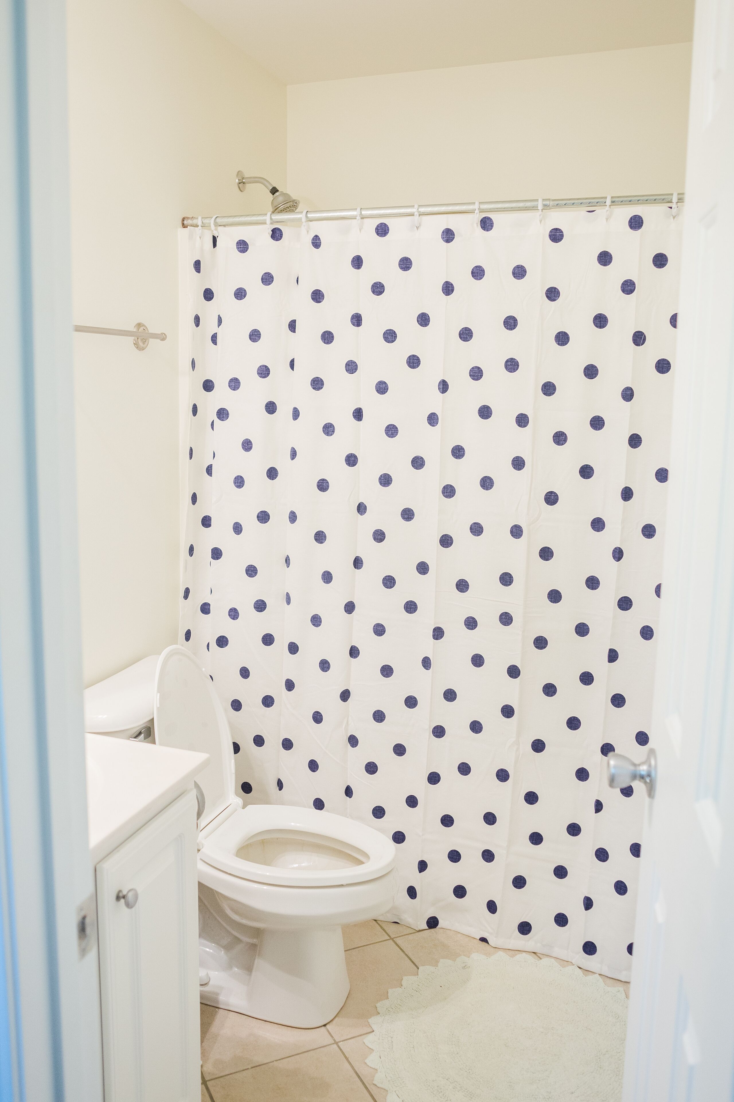 Wine Down in 5BR Lake Front Home at Hyco Lake