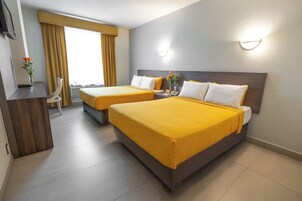 Caja de seguridad en la habitación, cortinas blackout y wifi gratis 