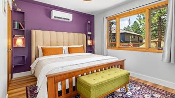 4 bedrooms, desk, iron/ironing board, travel crib