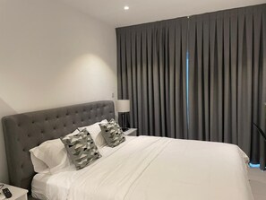 2 Schlafzimmer, Schreibtisch, Bügeleisen/Bügelbrett, kostenloses WLAN