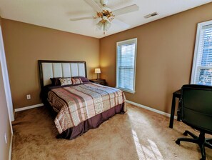 Room - Cozy Cheerful 2 bedroom 2 1/2 bath townhome. (Raleigh)