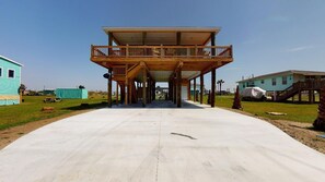 Property grounds - The BunkHouse: 3  BR, 2  BA House in Port Bolivar, Sleeps 8 (Bolivar Peninsula)