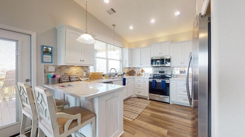 The BunkHouse: 3  BR, 2  BA House in Port Bolivar, Sleeps 8