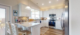 The BunkHouse: 3  BR, 2  BA House in Port Bolivar, Sleeps 8