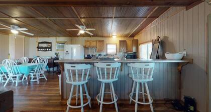 The Mango Hut: 2 BR, 1 BA House in Port Bolivar, Sleeps 8