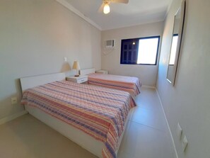 4 quartos, escrivaninha, ferros/tábuas de passar roupa