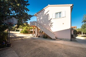 Apartment | Exterior - 2-bedroom Krk Apartment - Near Krk Beaches & Town! (Krk)