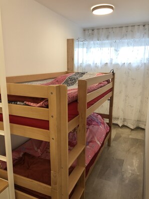 3 bedrooms, iron/ironing board - An approximately 80m² apartment with a 40m² terrace and a great view (Schönwald im Schwarzwald)