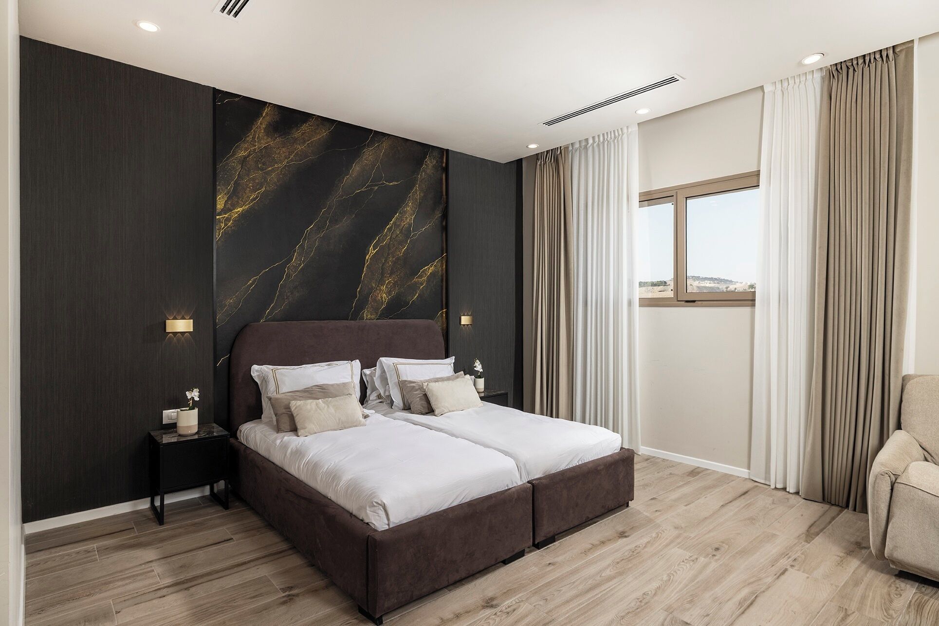 Superior | Minibar, escritorio, wifi gratis y ropa de cama 