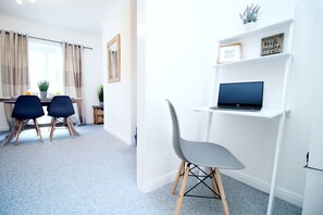 Maison familiale | Aire de séjour | Téléviseur à écran plat