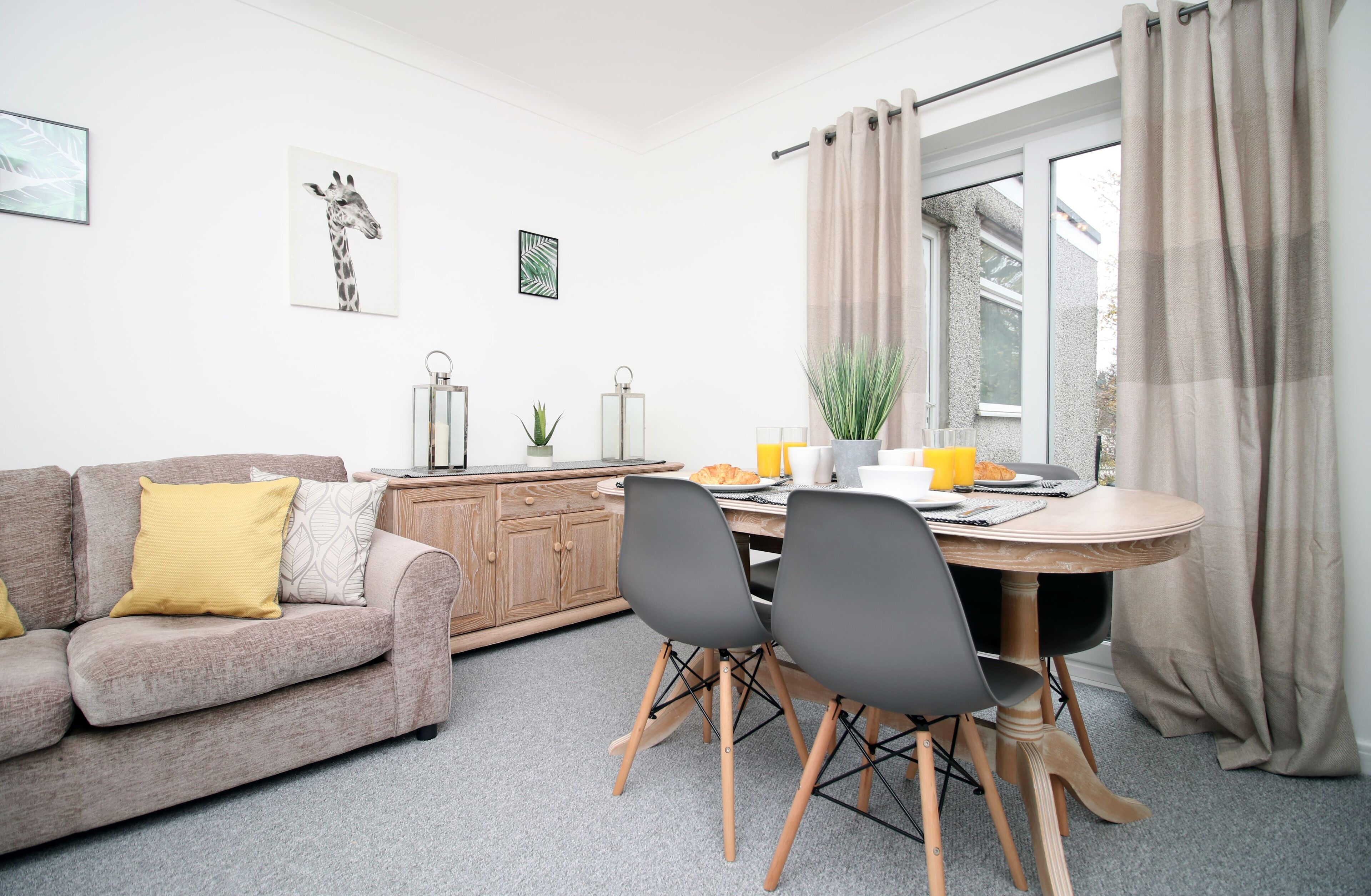 Family House | Living area | Flat-screen TV