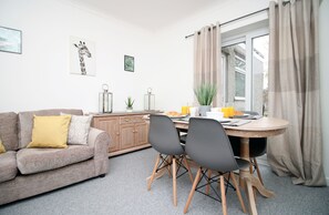 Maison familiale | Aire de séjour | Téléviseur à écran plat