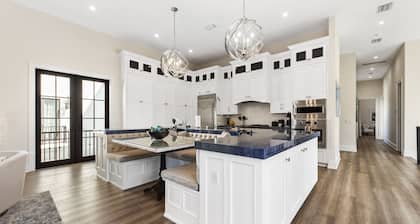 Private Indoor/Outdoor POOL & Waterfront Oasis on Siesta Key