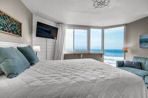 Tabla de planchar con plancha, wifi gratis y ropa de cama 