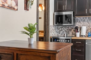 Fridge, microwave, oven, stovetop - Family Fun Condo | 1 Mile to SDC (Branson)