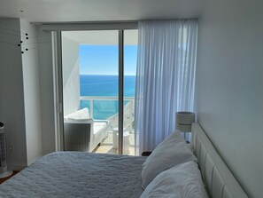 1 bedroom, desk, WiFi, bed sheets