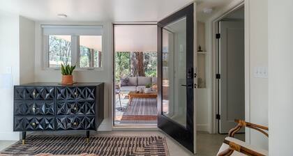 Warm Luxury in walkable downtown Durham (2.5 mi. from Five Pts. Plaza)