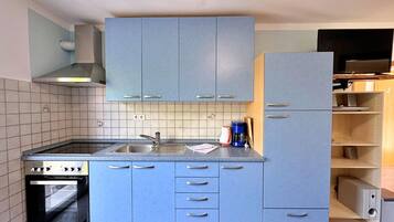 Fridge, oven, toaster