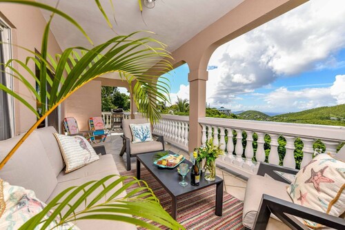 Villa Papaya: 2 King BR, Pool, AC, near Beach and Cruz Bay