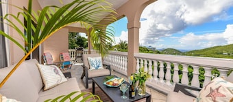 Villa Papaya: 2 King BR, Pool, AC, near Beach and Cruz Bay