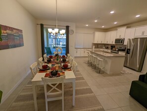Dining - 2194 FMP - Solara - Luxury 4 Bed Private Pool (Kissimmee)